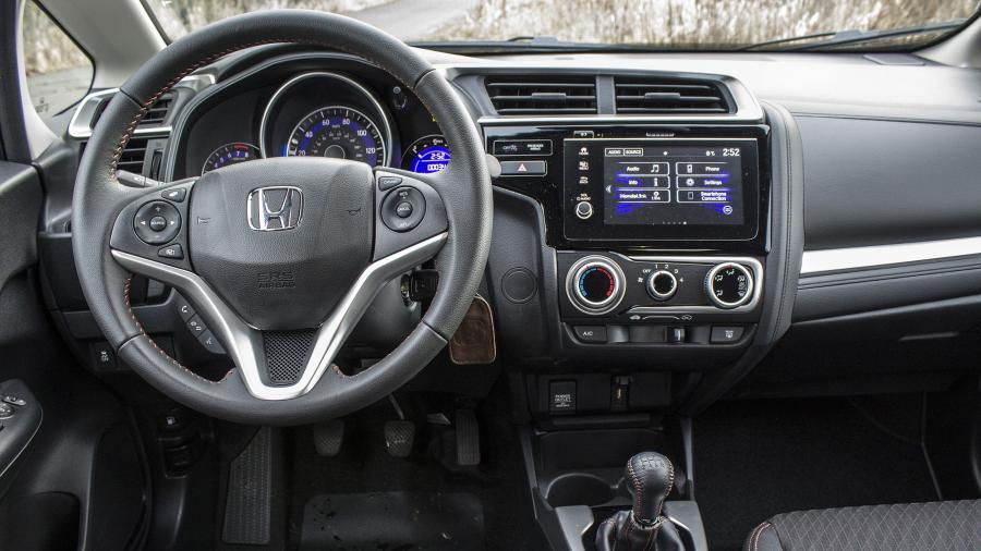 Торпедо Honda Fit Sport 2017 года  (NA) (фото 64 из 71)